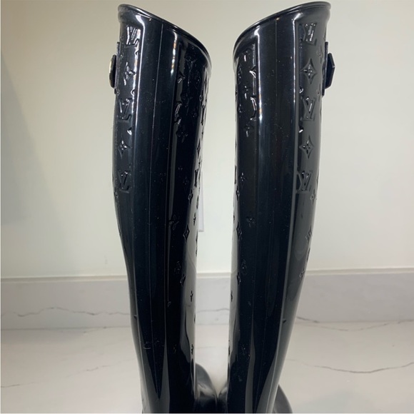 Louis Vuitton Wellington Rain Boot - Picture 3 of 5